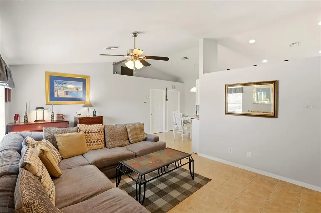 515 NE 5th Place Cape Coral FL 33909