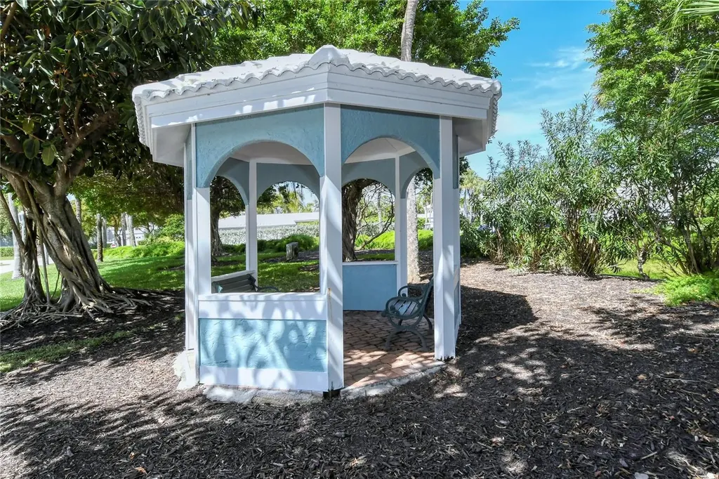 3530 Mistletoe Lane Longboat Key FL 34228