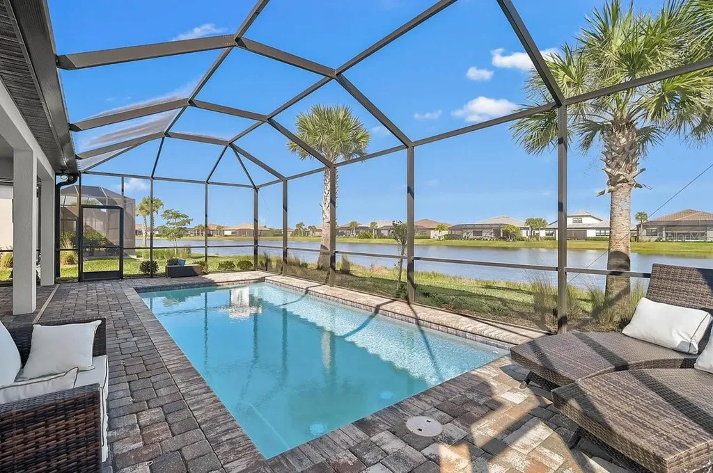 7710 Summerland Cove Bradenton FL 34202