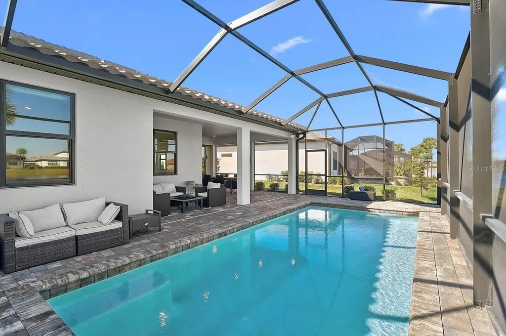 7710 Summerland Cove Bradenton FL 34202