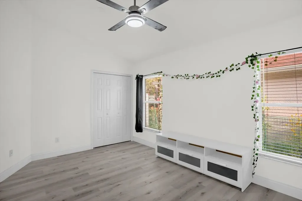 2037 Darlin Circle Orlando FL 32820