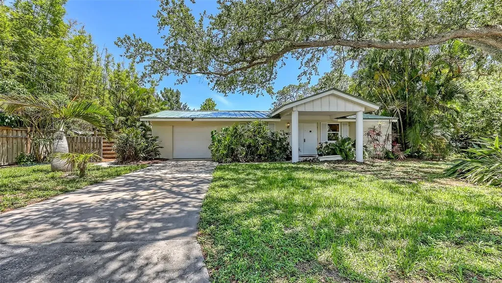 626 46th Street Sarasota FL 34234