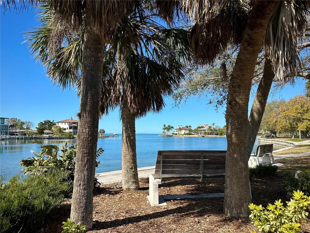 626 46th Street Sarasota FL 34234