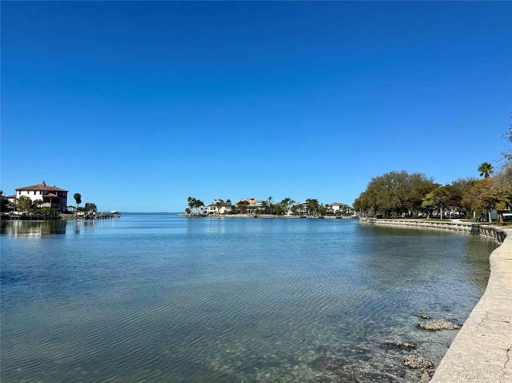 626 46th Street Sarasota FL 34234