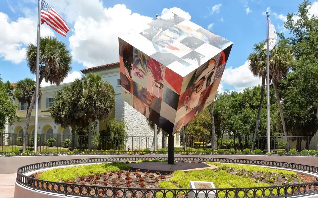 626 46th Street Sarasota FL 34234