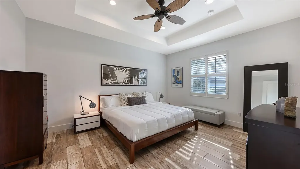 4756 Ringwood Meadow Sarasota FL 34235