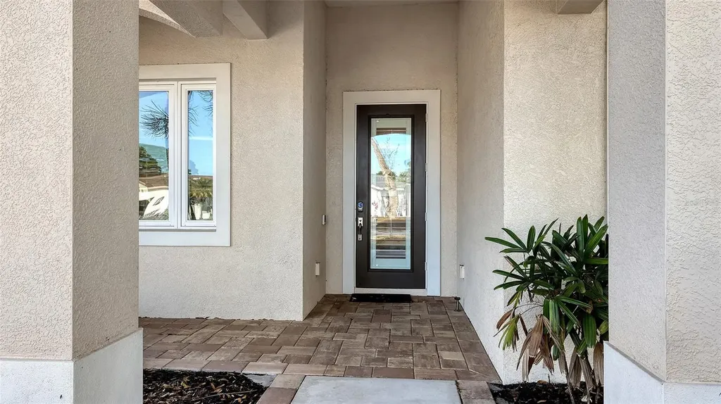 4756 Ringwood Meadow Sarasota FL 34235