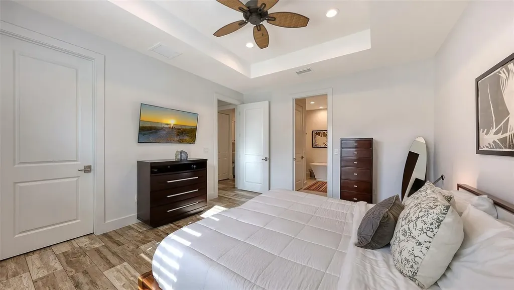 4756 Ringwood Meadow Sarasota FL 34235