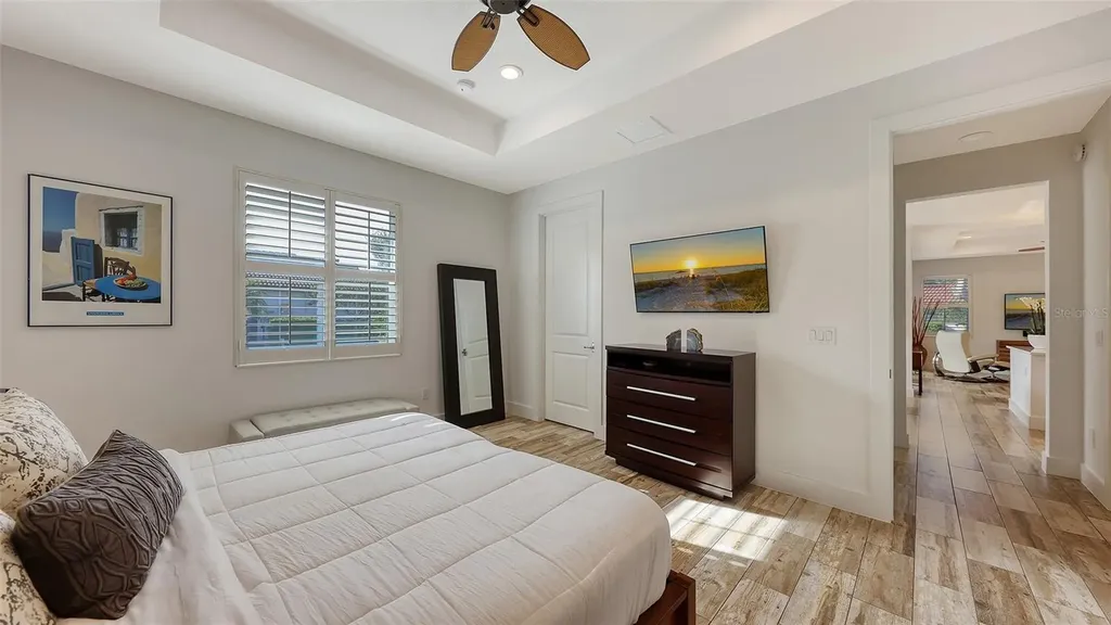 4756 Ringwood Meadow Sarasota FL 34235