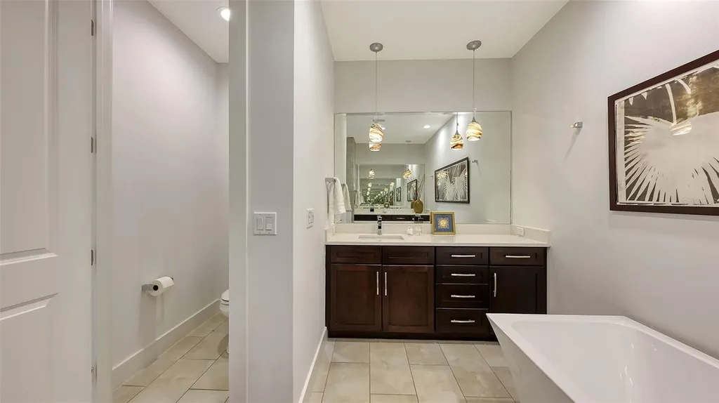 4756 Ringwood Meadow Sarasota FL 34235