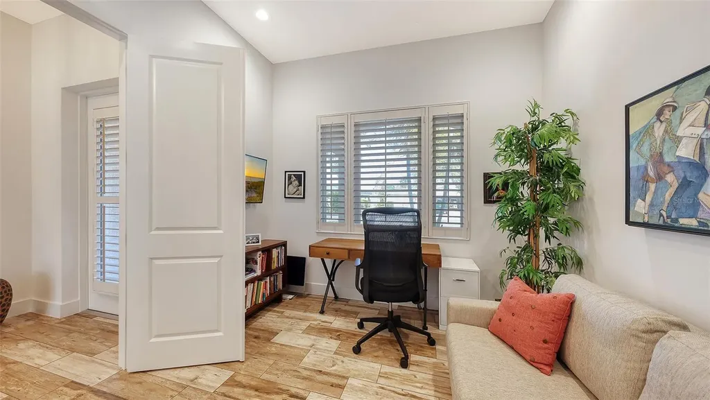 4756 Ringwood Meadow Sarasota FL 34235