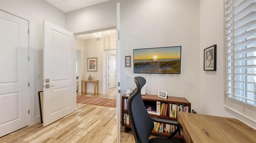 4756 Ringwood Meadow Sarasota FL 34235