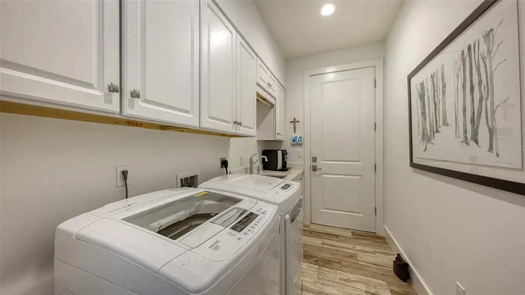 4756 Ringwood Meadow Sarasota FL 34235