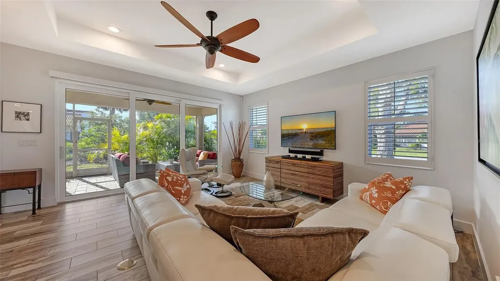 4756 Ringwood Meadow Sarasota FL 34235