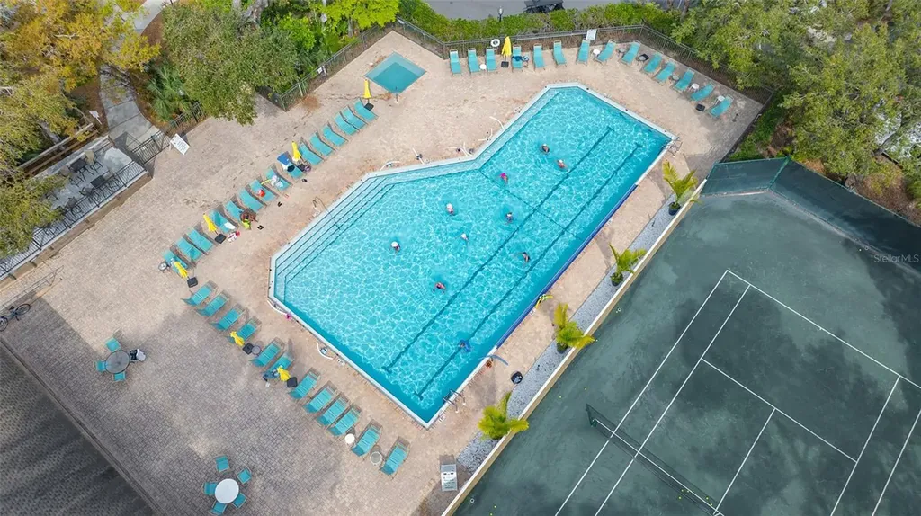 4756 Ringwood Meadow Sarasota FL 34235