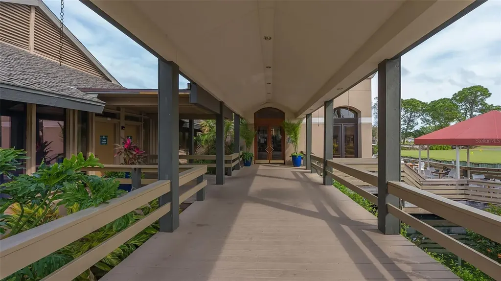 4756 Ringwood Meadow Sarasota FL 34235