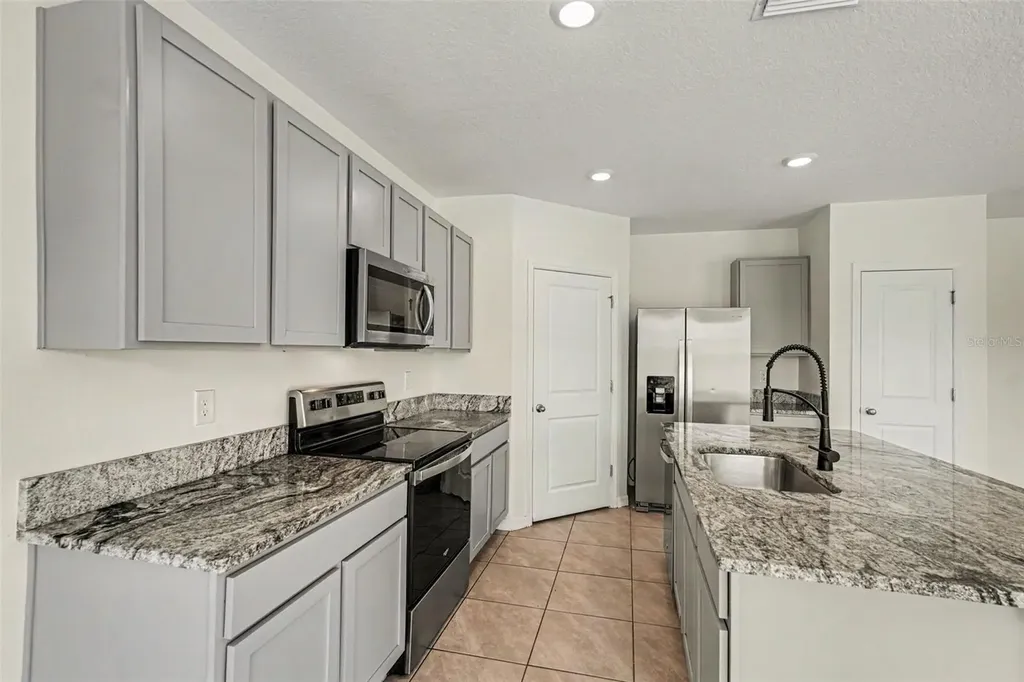 10767 Penny Gale Loop San Antonio FL 33576