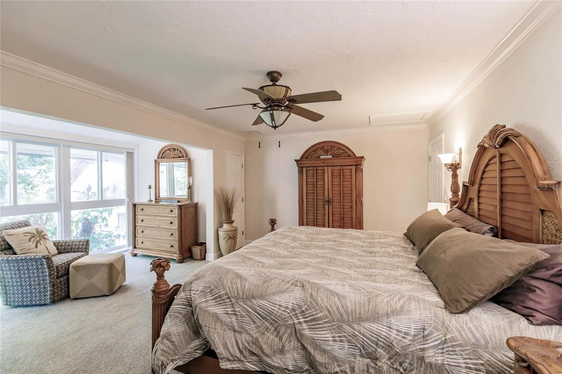 1207 E Peppertree Drive Sarasota FL 34242