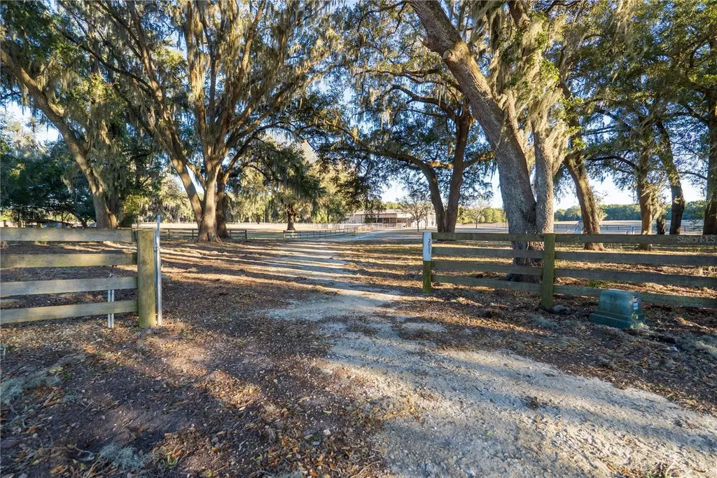 2051 SE 155th Street Summerfield FL 34491
