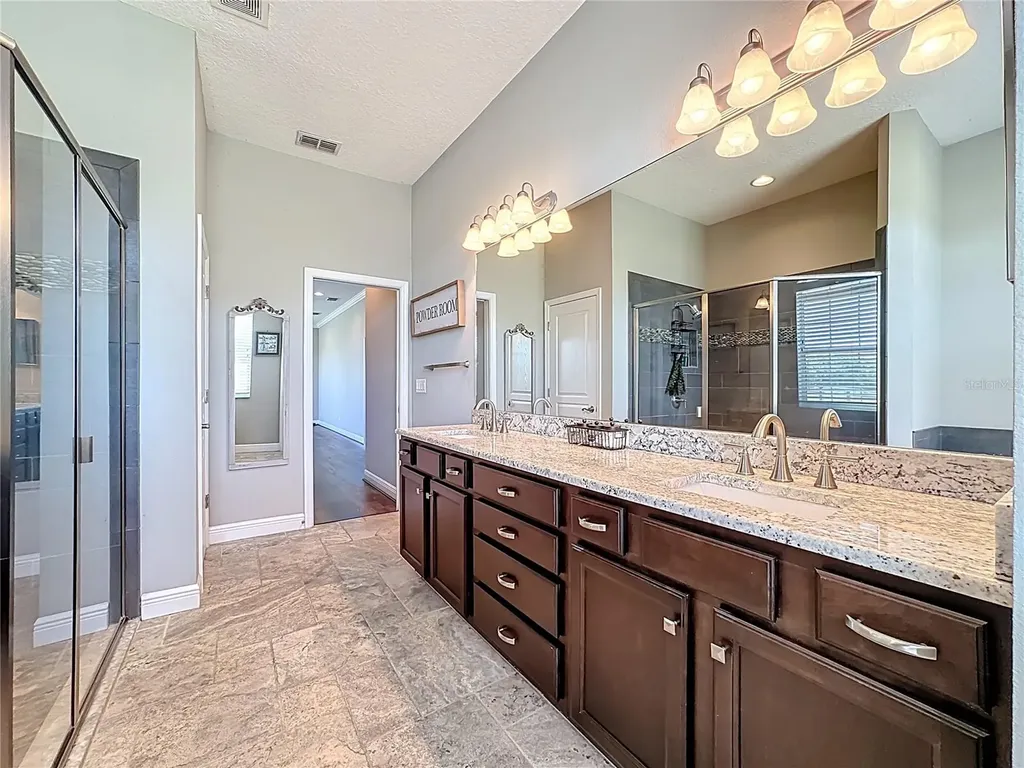 2350 Virgil Hall Road Lithia FL 33547