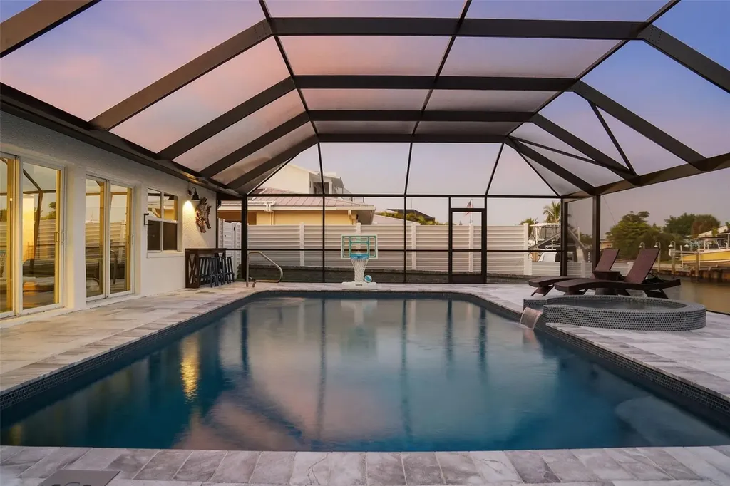 3915 Coconut Terrace Bradenton FL 34210