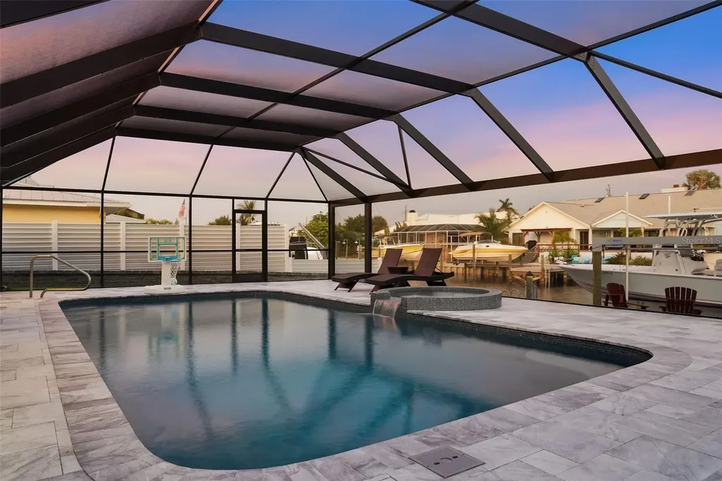 3915 Coconut Terrace Bradenton FL 34210