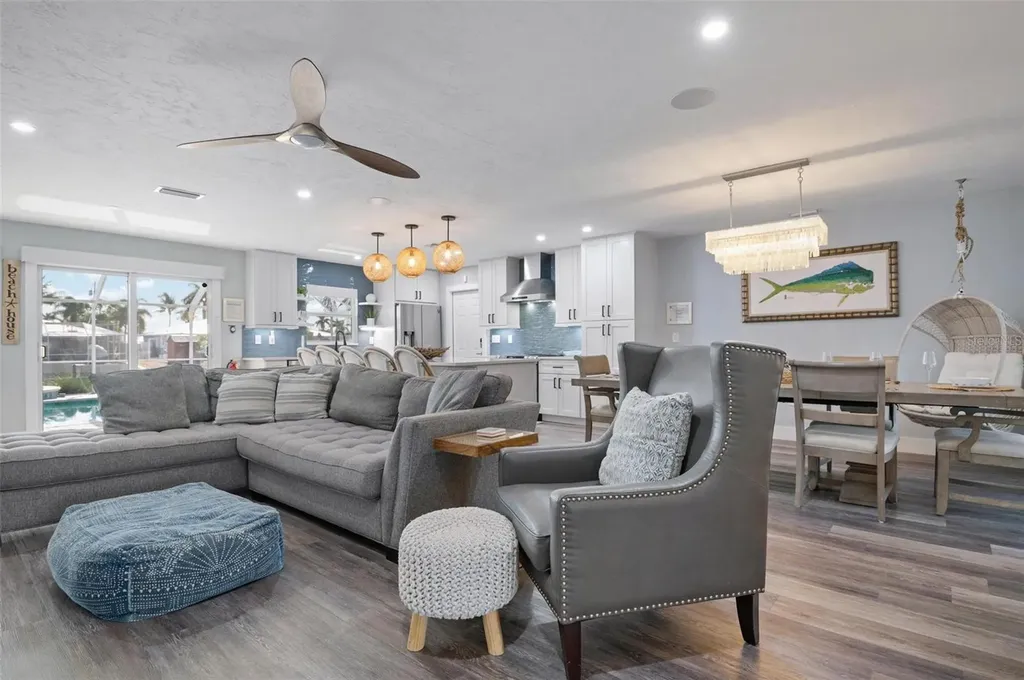 3915 Coconut Terrace Bradenton FL 34210