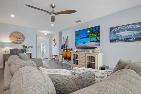 3915 Coconut Terrace Bradenton FL 34210