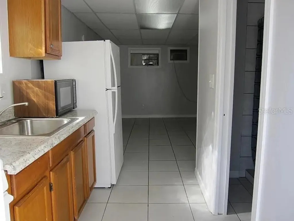 28 N Grosse Avenue Tarpon Springs FL 34689