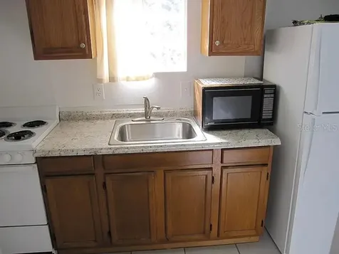 28 N Grosse Avenue Tarpon Springs FL 34689