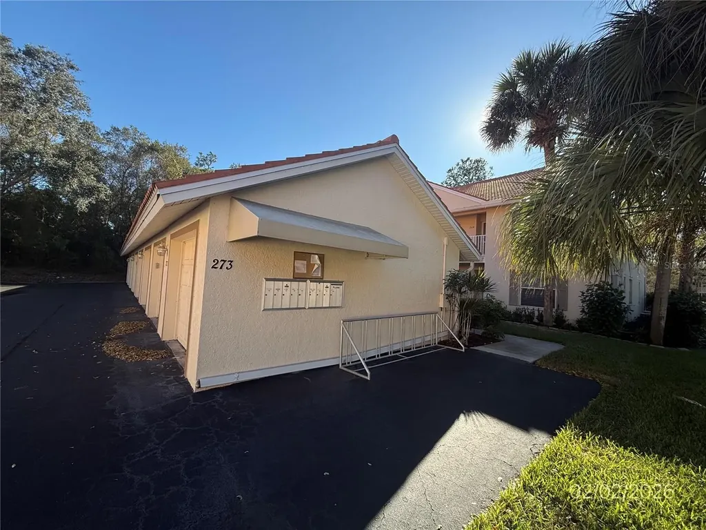 273 Robin Hood Circle Naples FL 34104