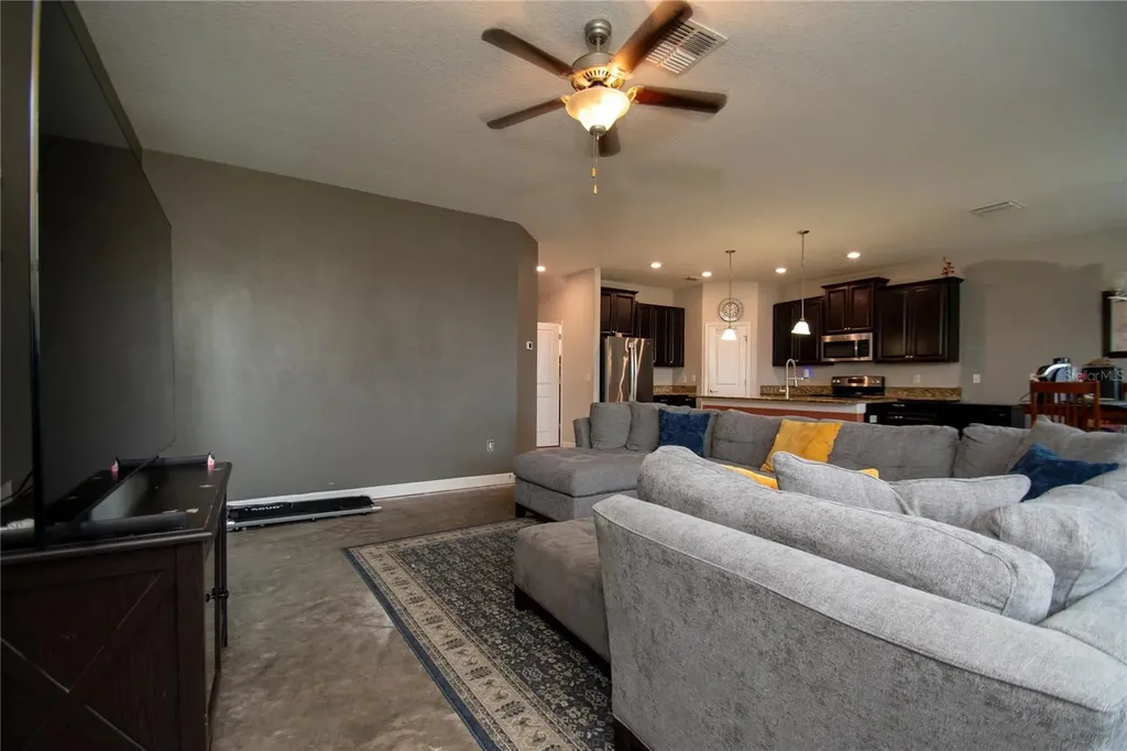 10158 Newminster Loop Ruskin FL 33573