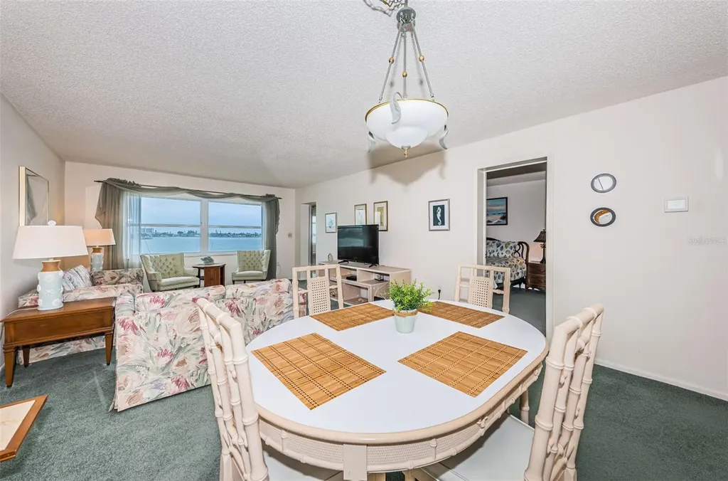 4525 Cove Circle St Petersburg FL 33708
