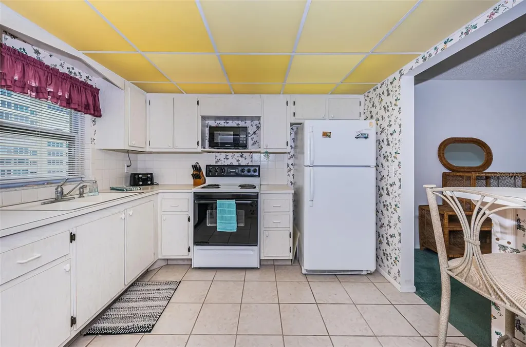 4525 Cove Circle St Petersburg FL 33708