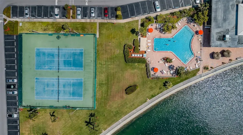 4525 Cove Circle St Petersburg FL 33708