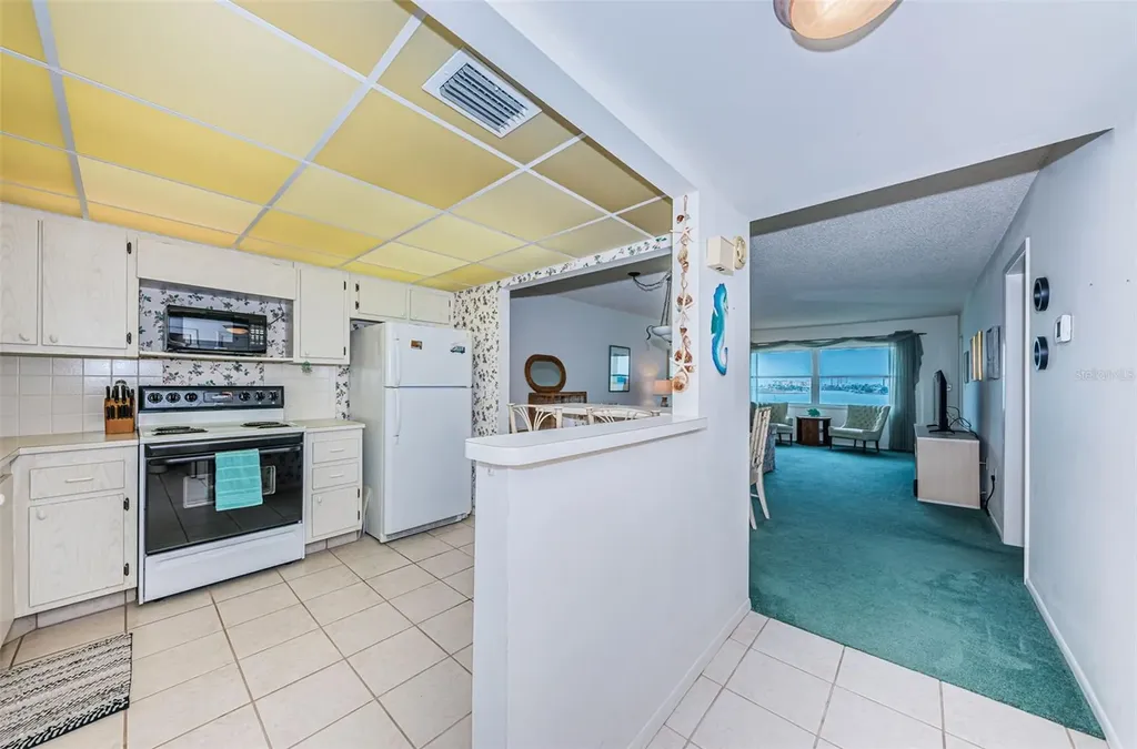 4525 Cove Circle St Petersburg FL 33708