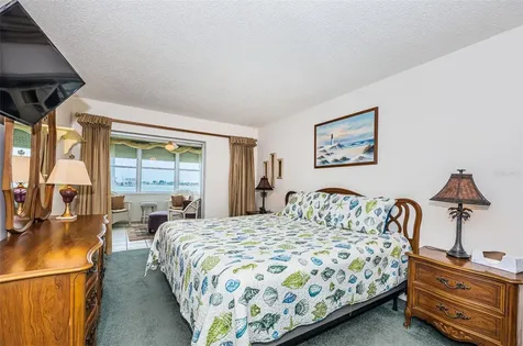 4525 Cove Circle St Petersburg FL 33708