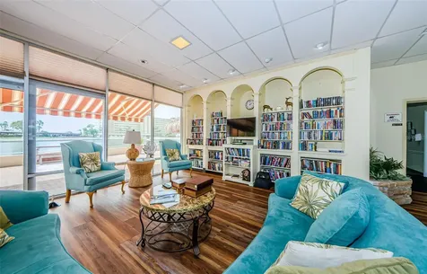 4525 Cove Circle St Petersburg FL 33708