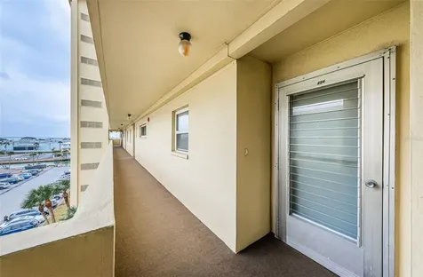 4525 Cove Circle St Petersburg FL 33708