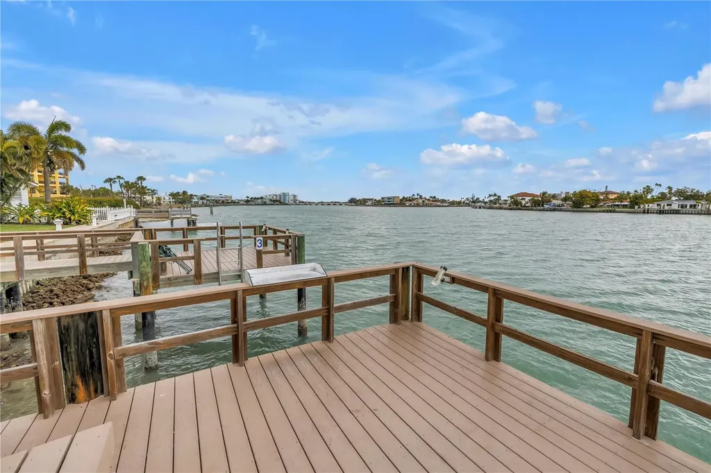 10265 Gulf Boulevard St Petersburg FL 33706