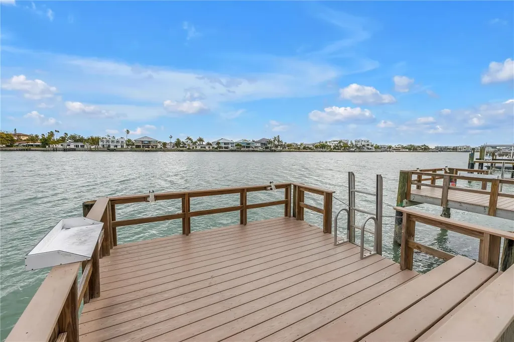 10265 Gulf Boulevard St Petersburg FL 33706