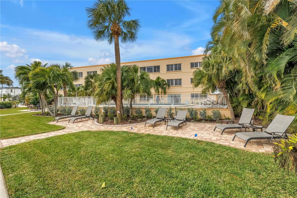 10265 Gulf Boulevard St Petersburg FL 33706