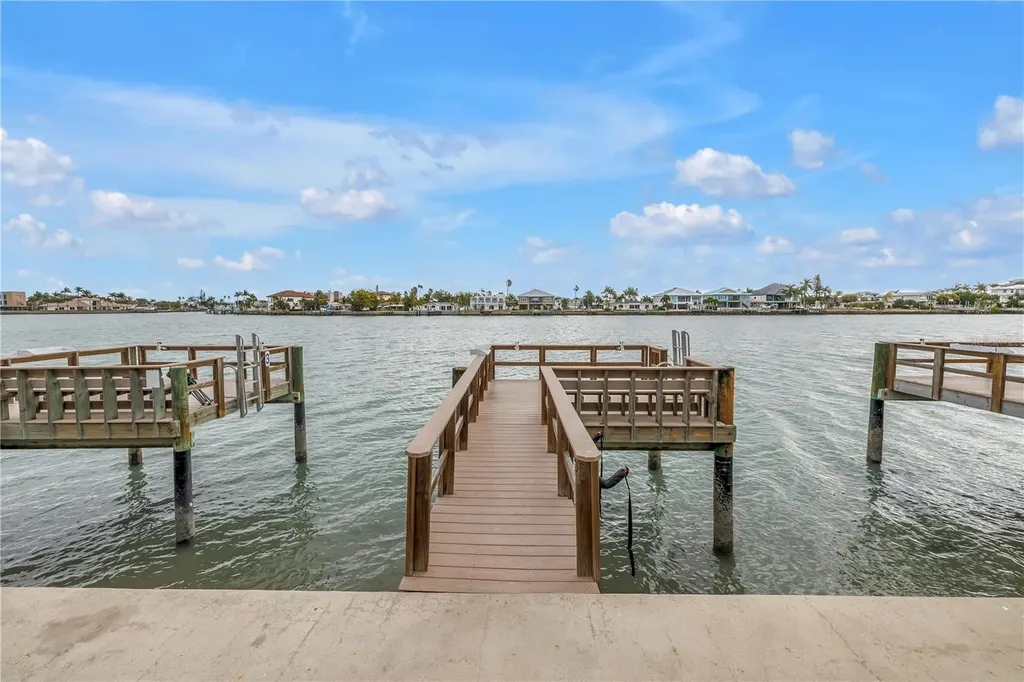 10265 Gulf Boulevard St Petersburg FL 33706