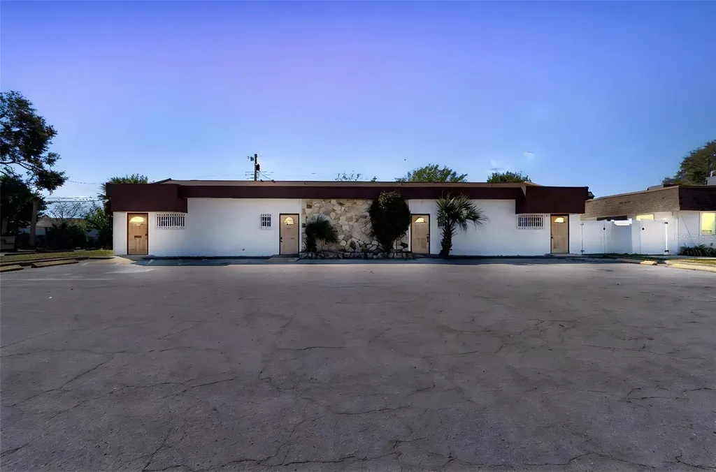 1152 62nd Avenue S St Petersburg FL 33705