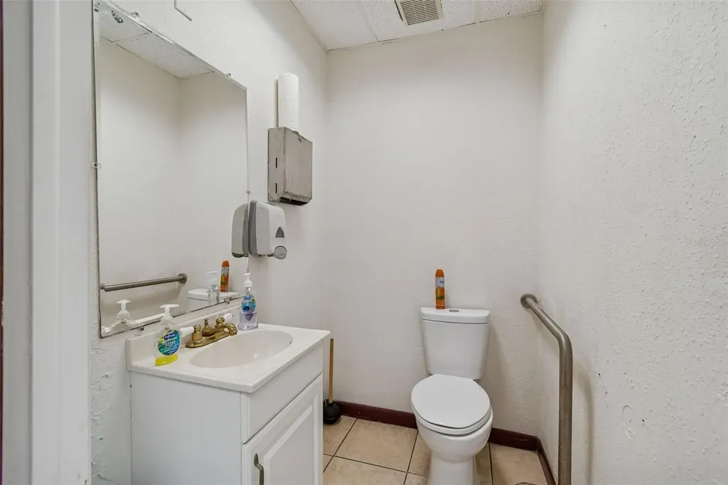 1152 62nd Avenue S St Petersburg FL 33705