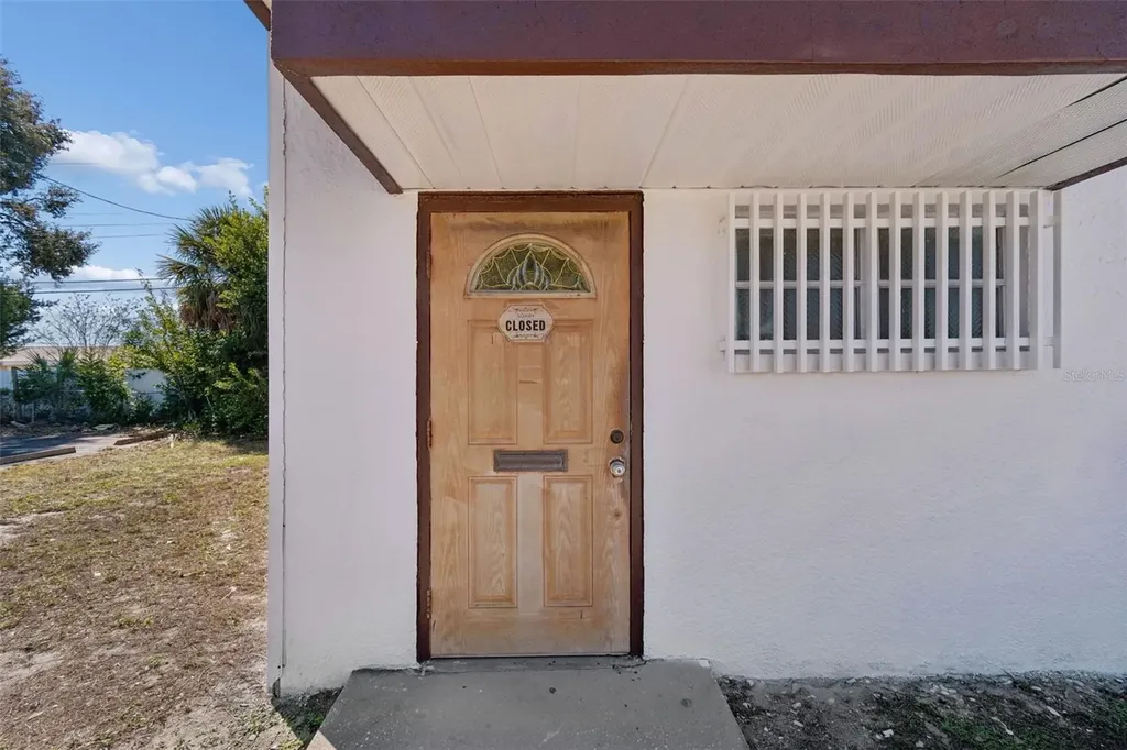 1152 62nd Avenue S St Petersburg FL 33705