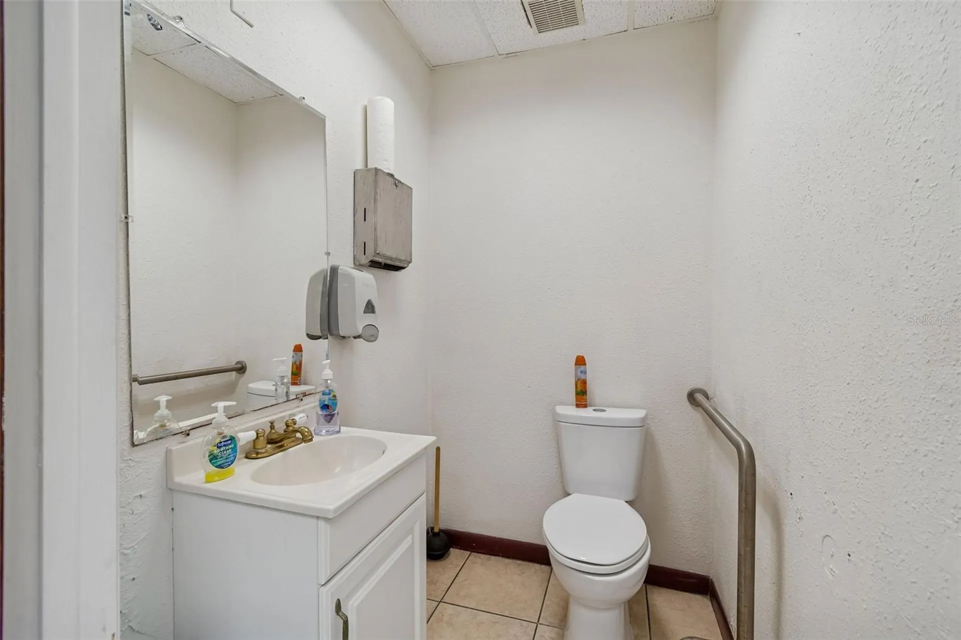 1152 62nd Avenue S St Petersburg FL 33705