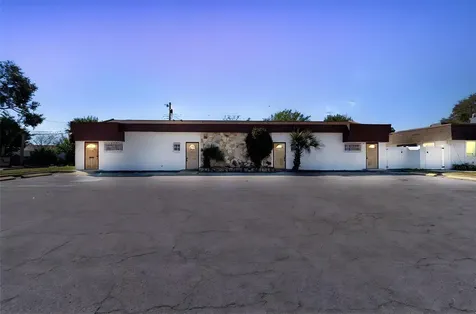 1152 62nd Avenue S St Petersburg FL 33705