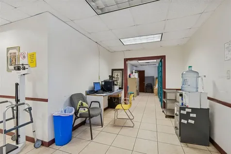 1152 62nd Avenue S St Petersburg FL 33705