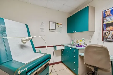 1152 62nd Avenue S St Petersburg FL 33705